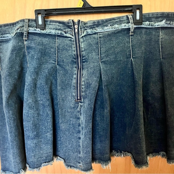 Dark Wash Denim Mini Skirt - Picture 4 of 7